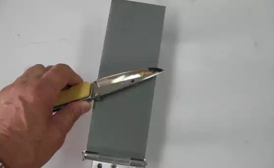 Please paint oil on the sandpaper and grind your knife. Please do no push the knife in the direction on the tip of the blade. There is a possibility of cutting the sandpaper.